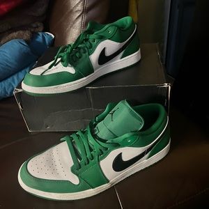 Nike Air Force ones low